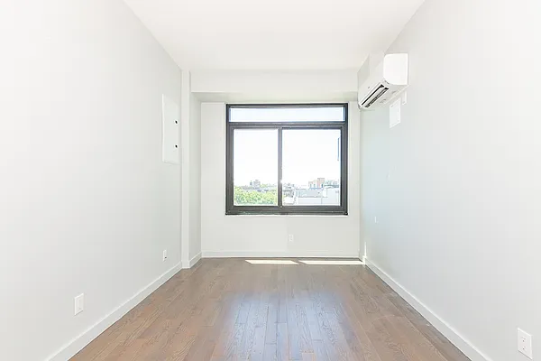 Rented by MySpaceNYC | media 35