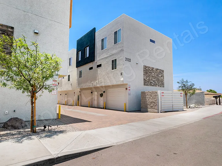 2132 Moyo Dr #2B — Photo 2