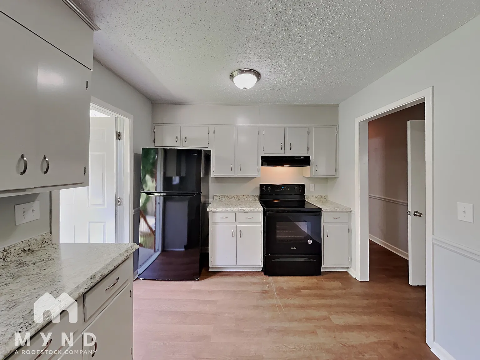 3 bed, 1.0 bath, 1133 sqft, $1,270 — Photo 3