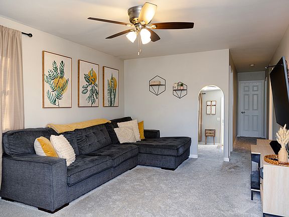 4th image of 1009 Charles St
