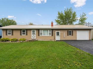 903 E 12th St, Vinton, IA 52349