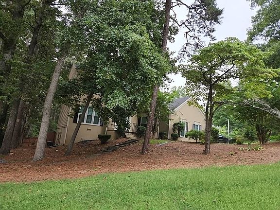 3rd image of 2100 Hascall Ct SW