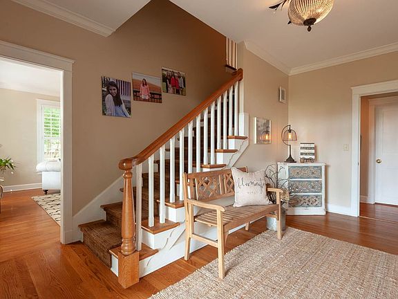3rd image of 2909 S Somerset Pl