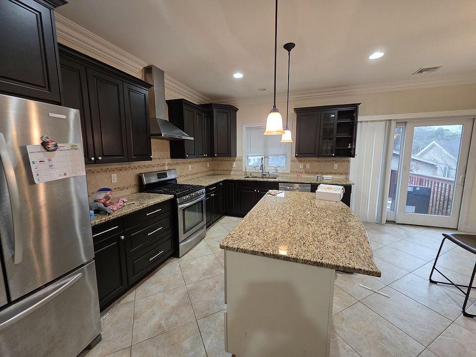2nd image of 336 Roff Ave #A