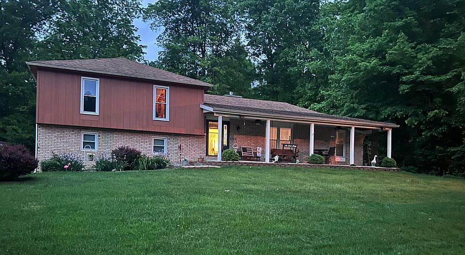 2nd image of 864 Elm Ct