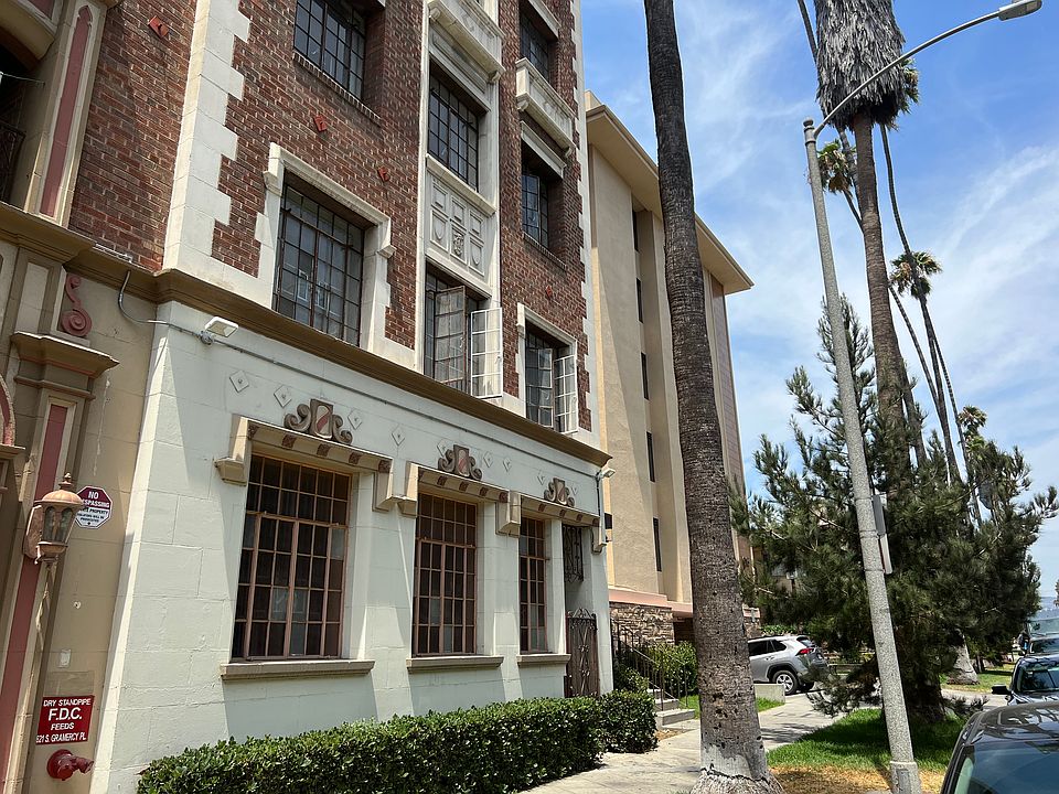 1st image of 621 1/4 S Gramercy Pl #B305