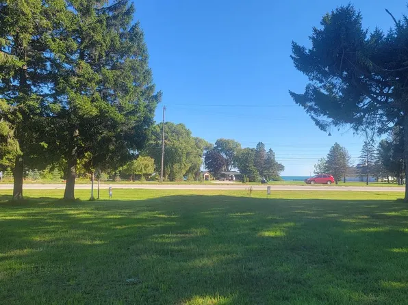 1332 MEMORIAL DRIVE, Manitowoc, WI 54220