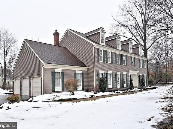 2nd image of 1636 Stonington Cir