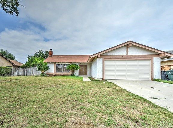 2nd image of 2920 S Meadowbrook Pl
