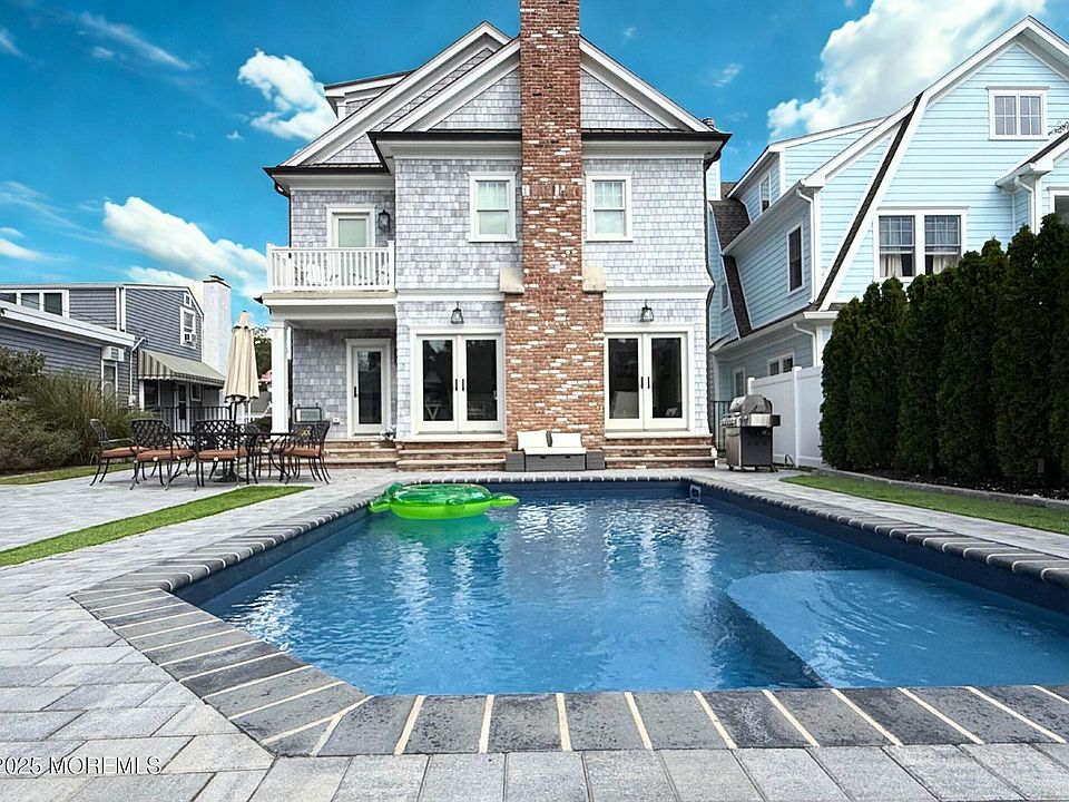 1st image of 608 Chicago Blvd