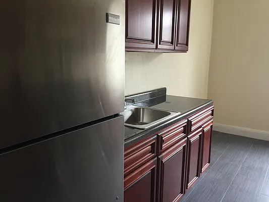 Rented by Edward Gugenheim, LREB | media 26