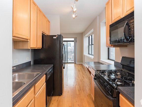 3rd image of 1529 S State St #21A