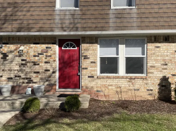 1717 Maisonette Dr, Lansing, MI 48911