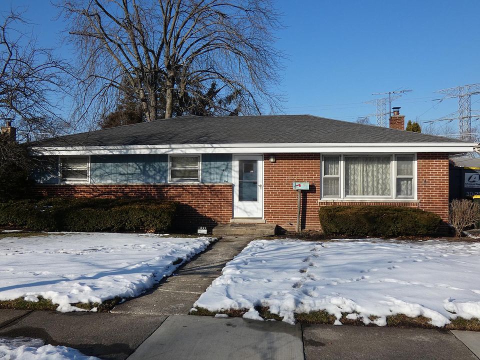 1st image of 435 Forest Preserve Dr