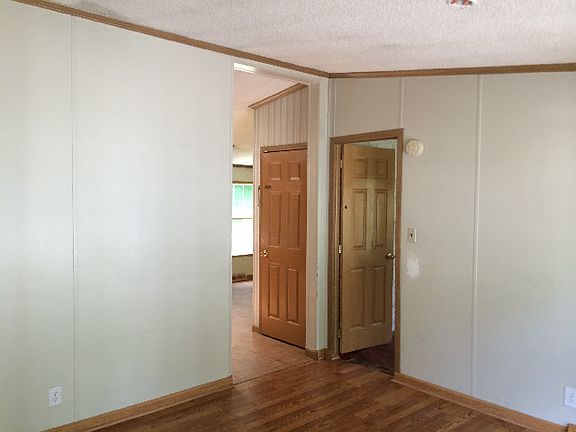 3rd image of 94 Irish Ln