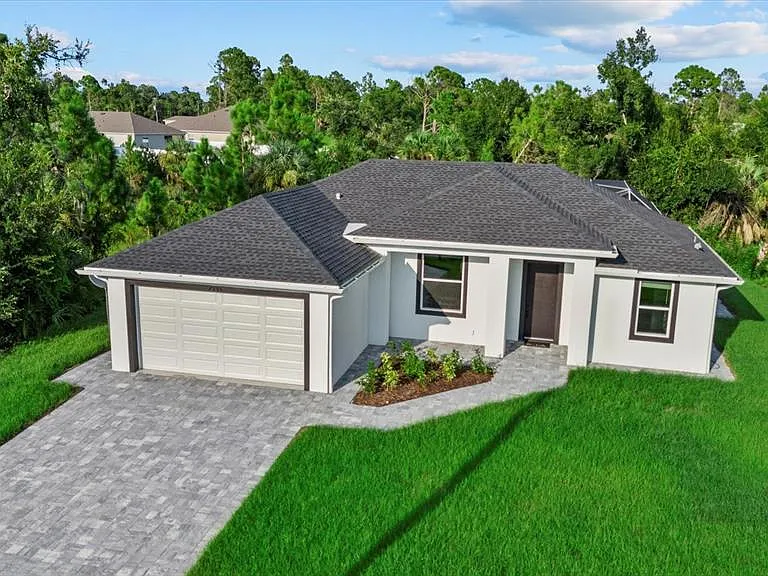2938 Jason St — Photo 1