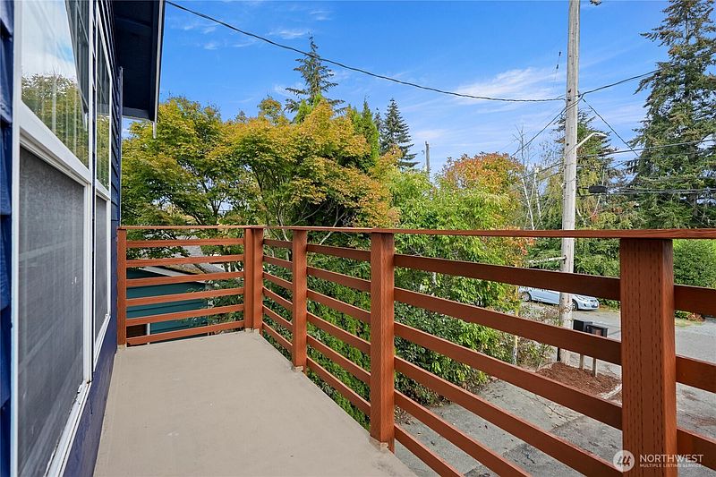 3rd image of 10007 20th Avenue SW