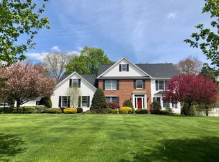 13 Cortland Dr, Bethel, CT 06801