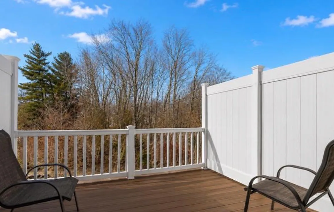 3 bed, 2.5 bath, 1980 sqft, $3,300 — Photo 3