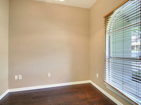 3rd image of 11273 Creek Dr