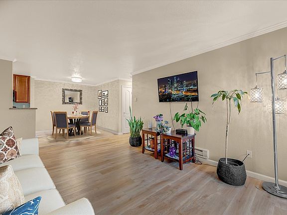 2nd image of 1181 Yarwood Ct