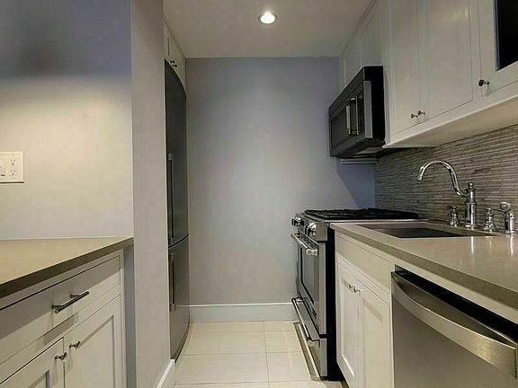 2nd image of 50 W 93rd St APT 3I