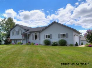 11498 Prairie Ave, Allendale, MI 49401