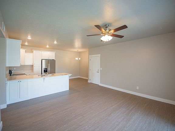 3rd image of 1128 S 820 E APT 104