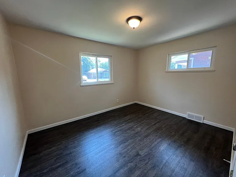 24051 Jerome Ave — Photo 10