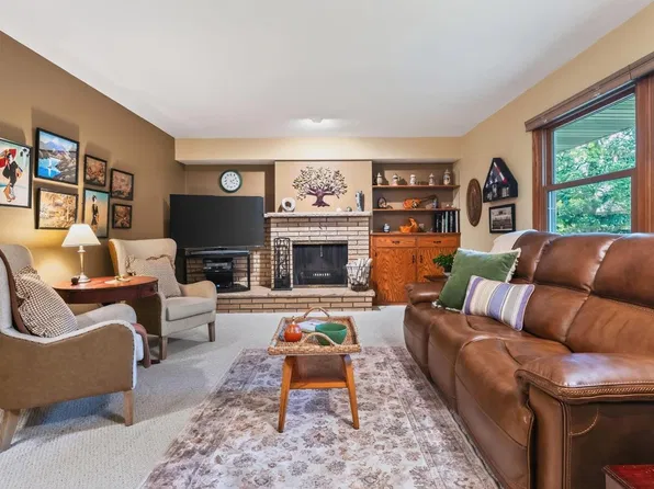 12655 W Eden COURT, New Berlin, WI 53151