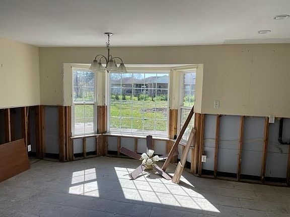 4th image of 234 Somerset St