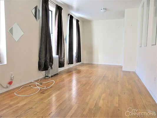 Rented by City Connections Realty | media 10