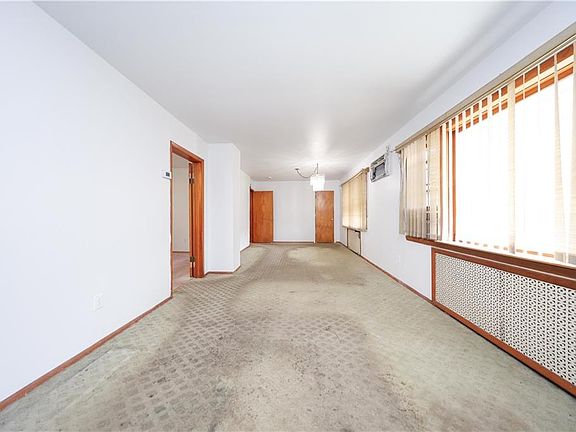 5th image of 76 Vista Ave
