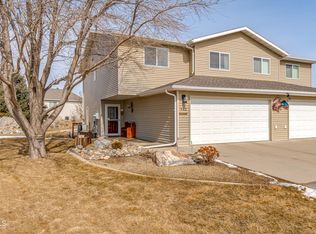 942 Canada Ave, Bismarck, ND 58503