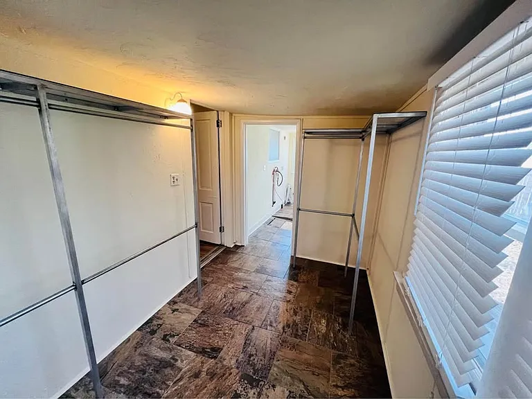620 W London St — Photo 9