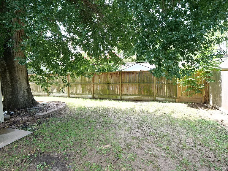 5231 Beechnut St — Photo 34