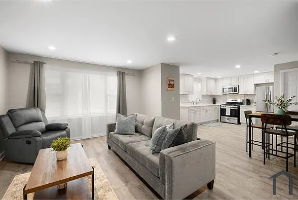 7007 S East End Ave #C — Photo 4