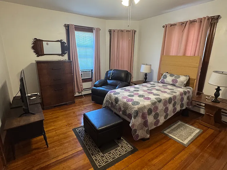 8 Athelwold St #1 — Photo 1