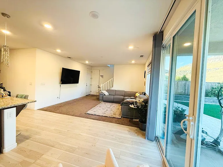 3346 Jackrabbit Ct — Photo 5