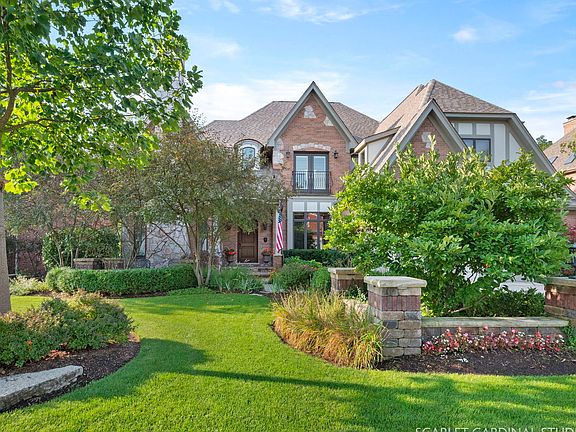4th image of 32 Baker Ln