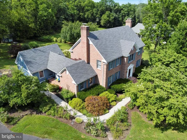 211 Heritage Dr, Shepherdstown, WV 25443