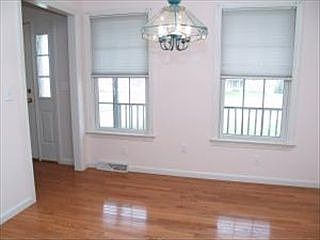 3rd image of 157 Scarborough Ln