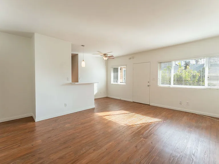 4373-4379 Oregon St. — Photo 3