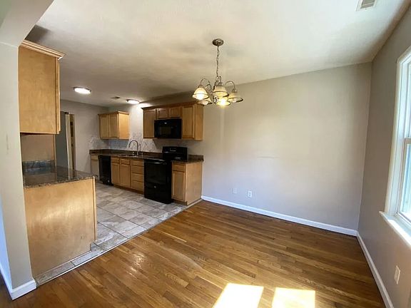 5th image of 767 Della Dr