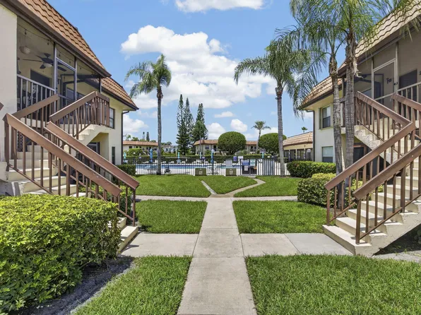 7262 GOLF COLONY Court #204, Lake Worth, FL 33467