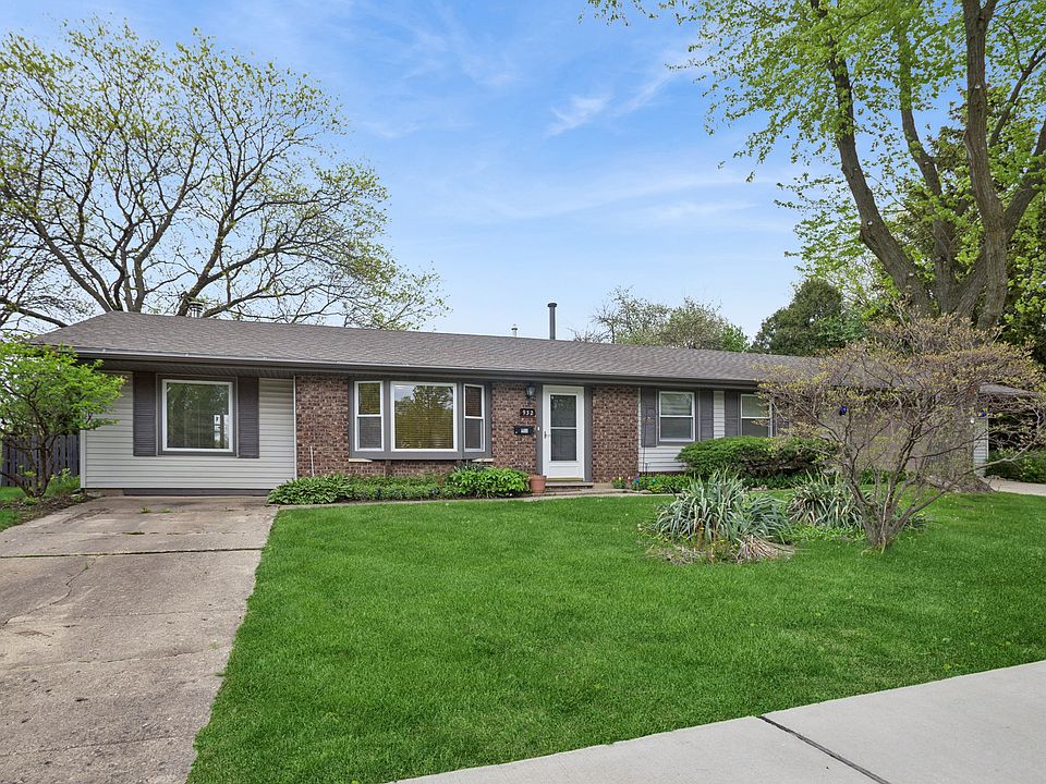 1st image of 932 W Weathersfield Way