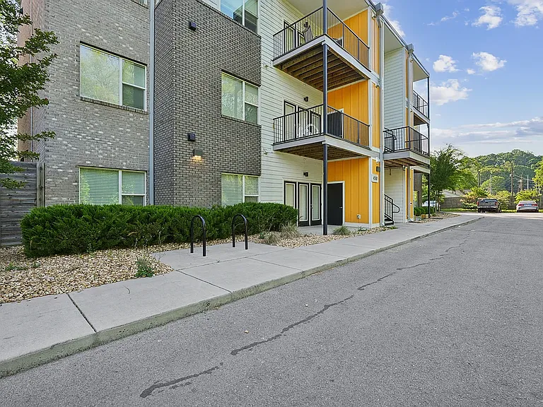 Burlington Commons — Photo 12