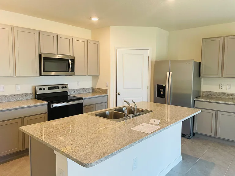 5503 Hollingworth Trl — Photo 3