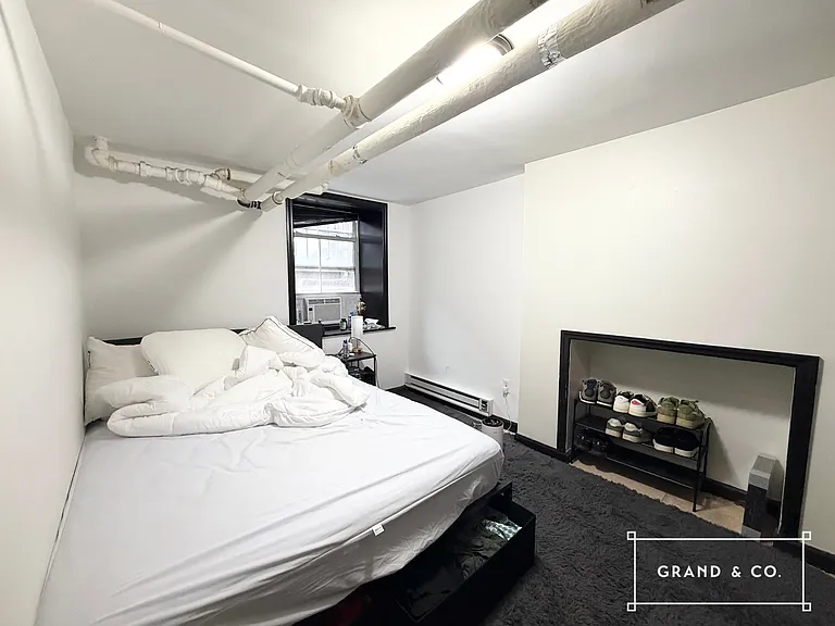 410 W 22nd St #1F — Photo 13