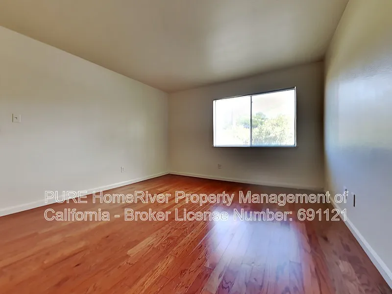 2 bed, 1.0 bath, 775 sqft, $1,300 — Photo 4